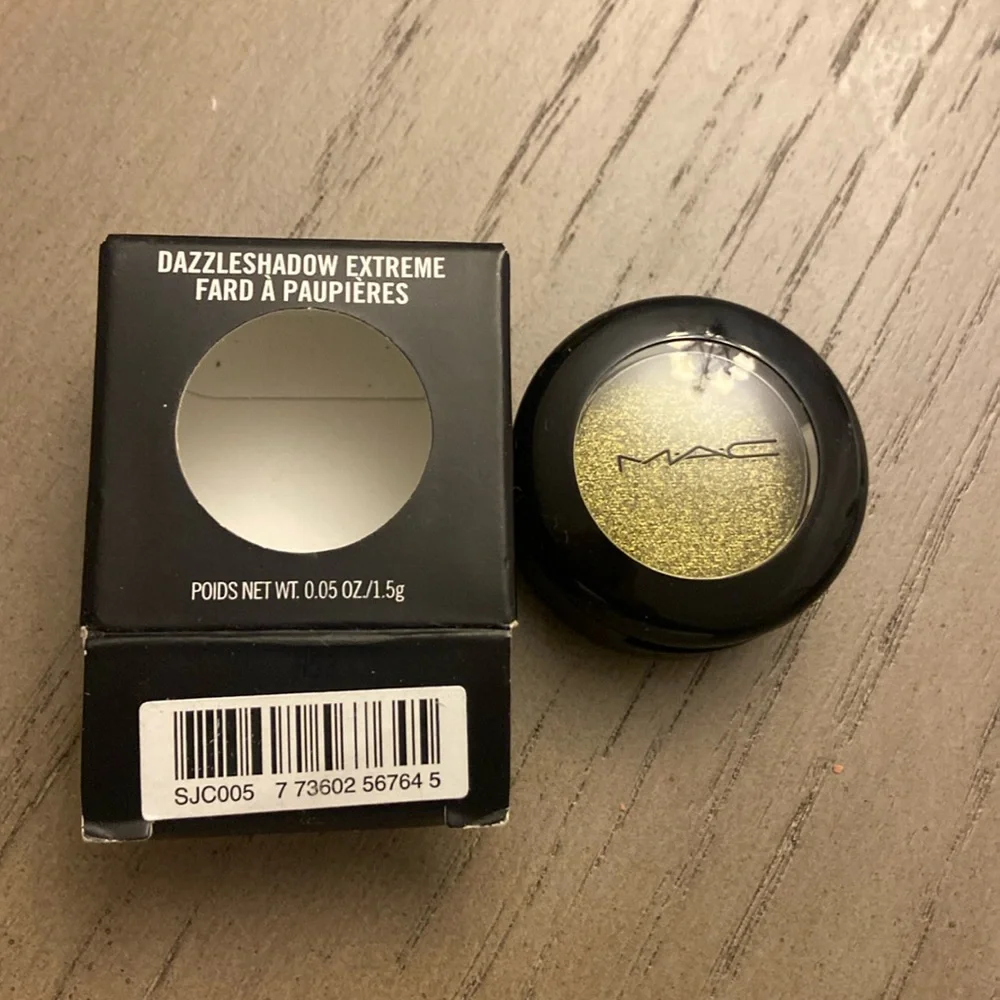 Mac Cosmetics Dazzel Shadow Extreme in Joie de Glitz